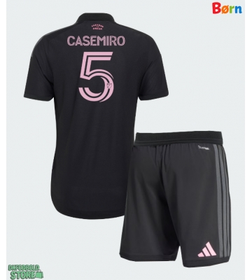 Inter Miami Casemiro #5 Replika Babytøj Udebanesæt Børn 2026-27 Kortærmet (+ Korte bukser)